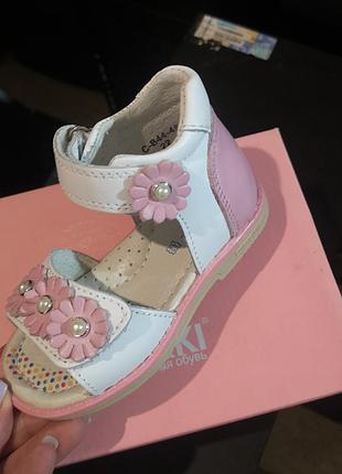 Босоножки кожаные распродаж