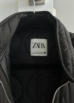 Чорна весняна курточка zara4 фото