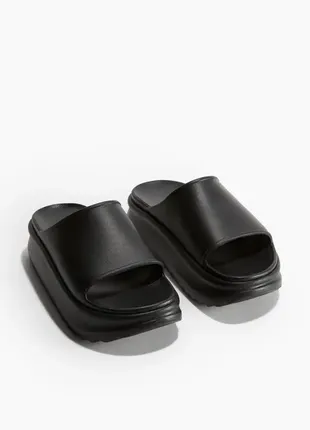 Шльопанці на платформі h&m 1231994001