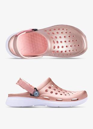 Женские кроксы сабо joybees modern clog 38.5 w8 (25 см) metallic rose gold