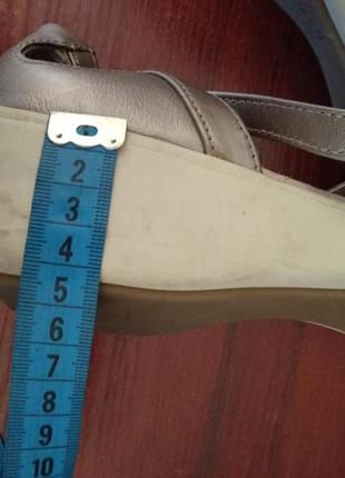 Босоножки кожаные.2 фото
