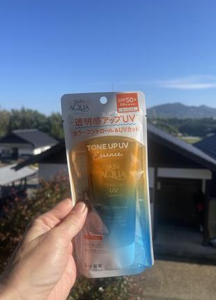 Сонцезахисна база з ефектом корекції  тону шкіри skin aqua spf50+/pa++++