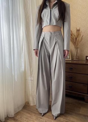 Шикарный брючный костюм bershka s