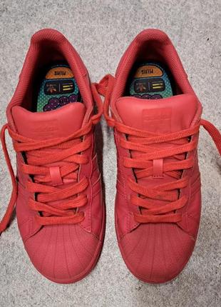 Кросівки adidas superstar pharrell roams
red unisex р.38