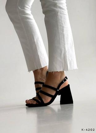 Трендовые кожаные босоножки с тоненьвыми ремешками3 фото