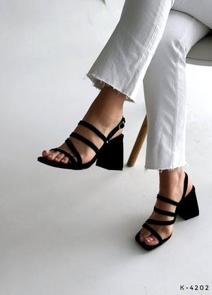 Трендовые кожаные босоножки с тоненьвыми ремешками5 фото