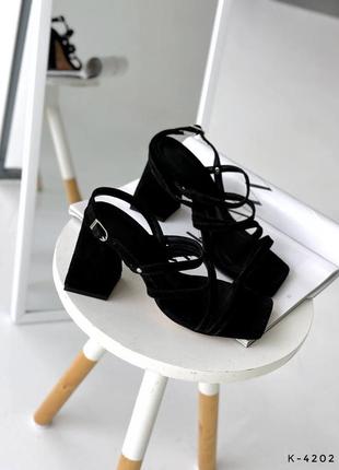 Трендовые кожаные босоножки с тоненьвыми ремешками8 фото