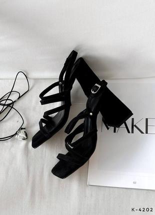 Трендовые кожаные босоножки с тоненьвыми ремешками9 фото