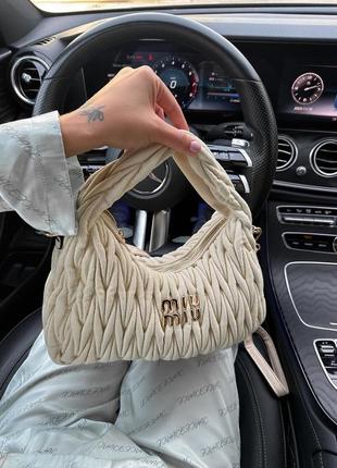 Женская сумочка miu miu бежевая