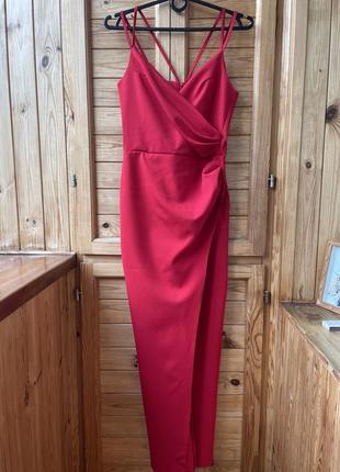 Сукня на тонких бретелях