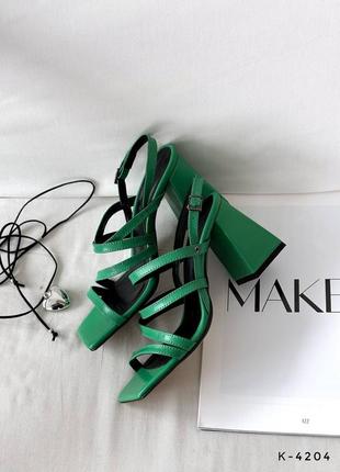 Трендовые кожаные босоножки с тоненьвыми ремешками