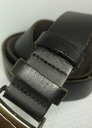 Кожаный ремень с поворотной пряжкой