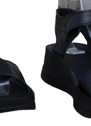 Розміри 36, 37, 38, 39, 40, 41  босоніжки сандалі жіночі viscala шкіряні на платформі, чорні, на липучках8 фото