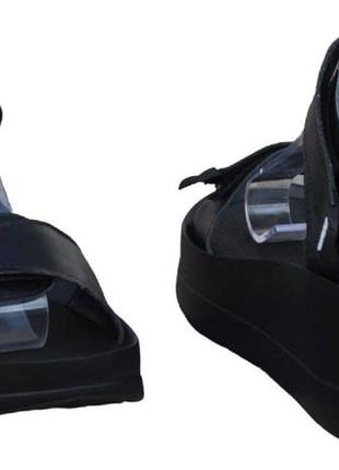 Розміри 36, 37, 38, 39, 40, 41  босоніжки сандалі жіночі viscala шкіряні на платформі, чорні, на липучках3 фото