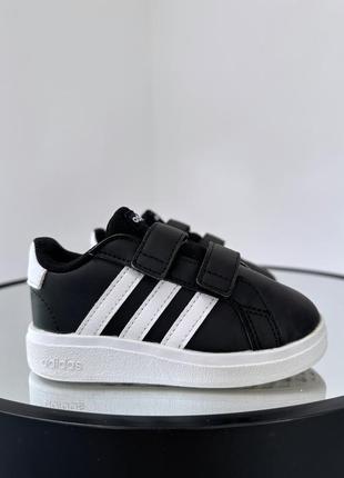 Чудові якісні кросівки adidas neo