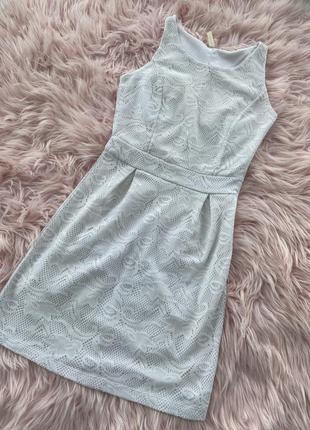 Очень красивое платье мини кружевное