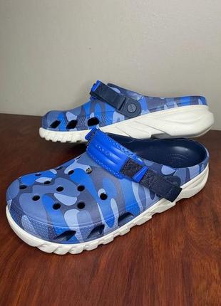 Крокс дует макс клог сині slides crocs duet max ii camo isabella/stucco