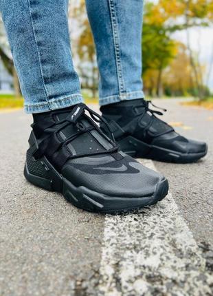 Чоловічі кросівки nike huarachi gripp zip treple black1 фото