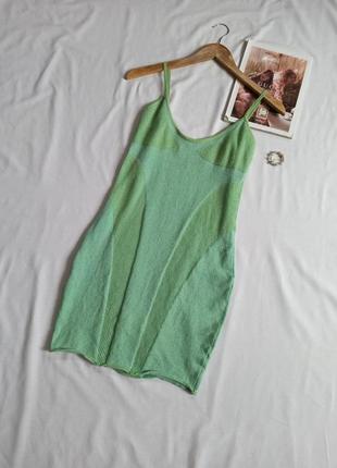 Зеленое вязаное платье мини/контурное/с контрастными деталями