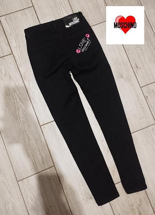 Стильные джинсы love moschino р. 26