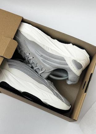 Adidas yeezy boost 700 v2 static1 фото