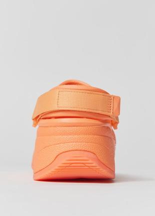 Крокс класік хайкер клог платформа помаранчеві crocs hiker xscape clog persimmon9 фото