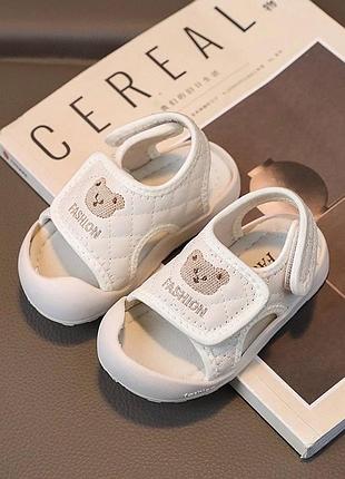 Босоніжки для дівчинки