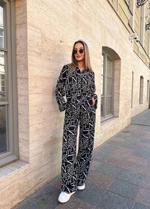 Костюм свободного кроя