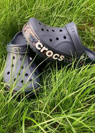 Кроксы женские кроксы жеэнсие crocs 37 38 39 размеры w7 w8 w9 bayaband bandana print navy clog2 фото