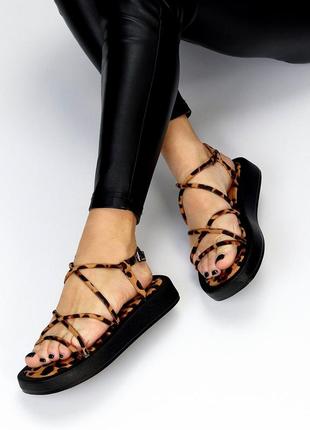 Модні леопардові жіночі босоніжки плетінки, сандалі на потовщеній підошві