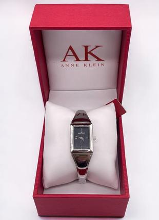 Новий годинник anne klein в оригінальній коробці з документами.