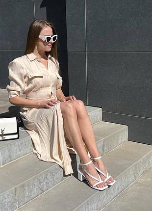 Жіночі шкіряні босоніжки на невисокому каблуку бвлі