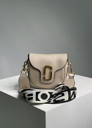 Сумка у стилі marc jacobs small saddle bag beige1 фото