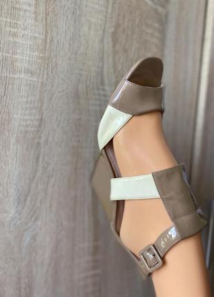 Босоніжки лакована шкіра —40–26 см каблук-9 см