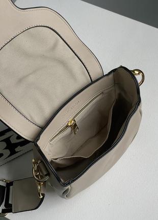 Сумка у стилі marc jacobs small saddle bag beige5 фото