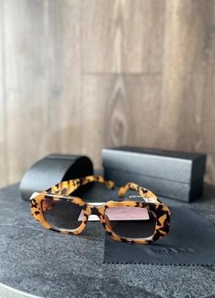 Окуляри сонцезахисні жіночі prada леопардові