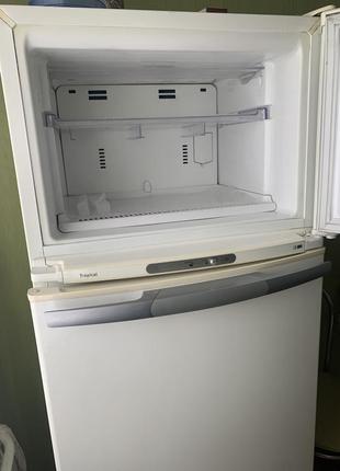 Холодильник whirlpool в очень хорошем состоянии. самовывоз!