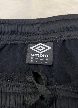 Чоловічі чорні спортивні штани від umbro розмір m5 фото