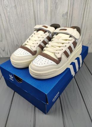 Кроссовки женские подростковые adidas forum low beige chocolate4 фото