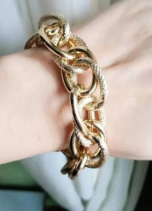 Широкий браслет на руку золото