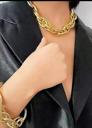 Широкий браслет на руку золото