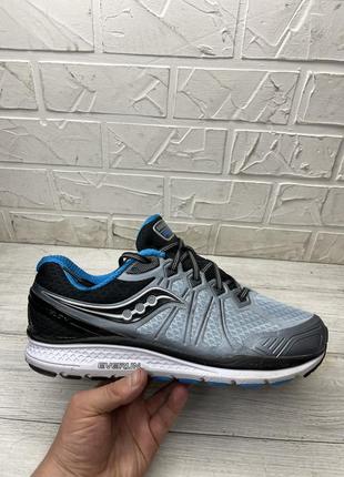 Бігові кросівки saucony brooks mizuno asics hoka