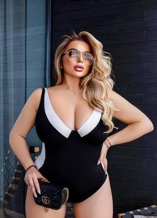 Слитный купальник