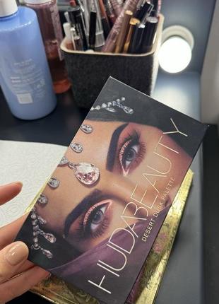 Тени для век huda beauty, too faced, kat von d