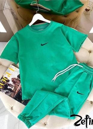 Женский спортивный костюм nike
