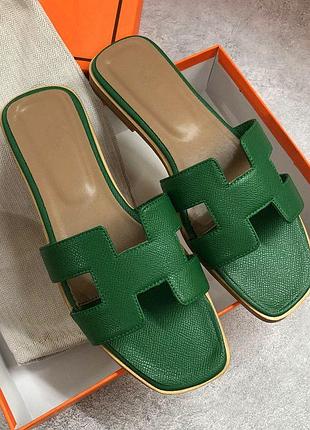 Шльопанці в стилі hermes
