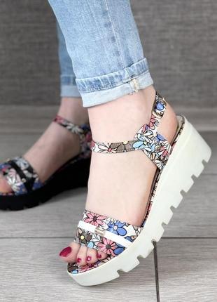 Кожаные босоножки р 40