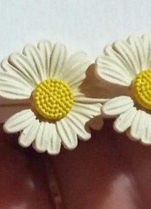 Клипсы серьги (без прокола) металл эмаль цветок ромашка