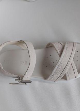 Шкіряні босоніжки geox