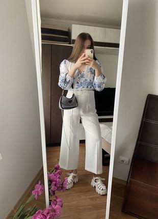 Белые брюки zara